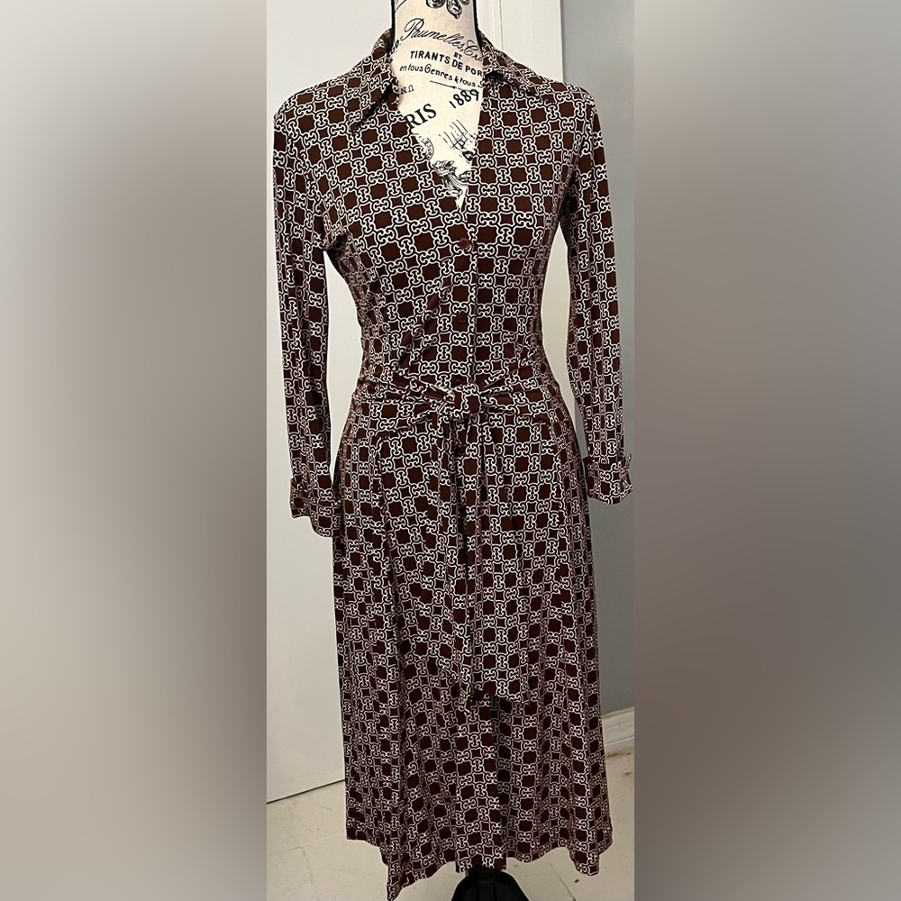 Donna Morgan, 10 (but it fits like a 6), Brown w/ Cream